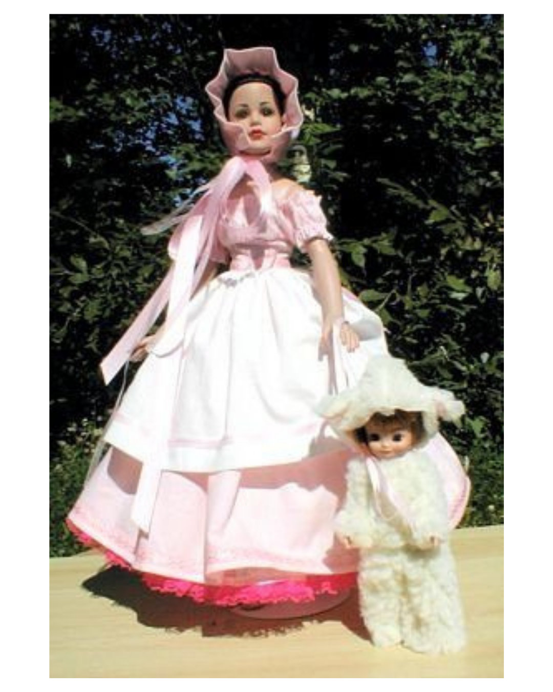 Make bo peep & sheep outfits for your dolls (18 & 8 inch pattern)